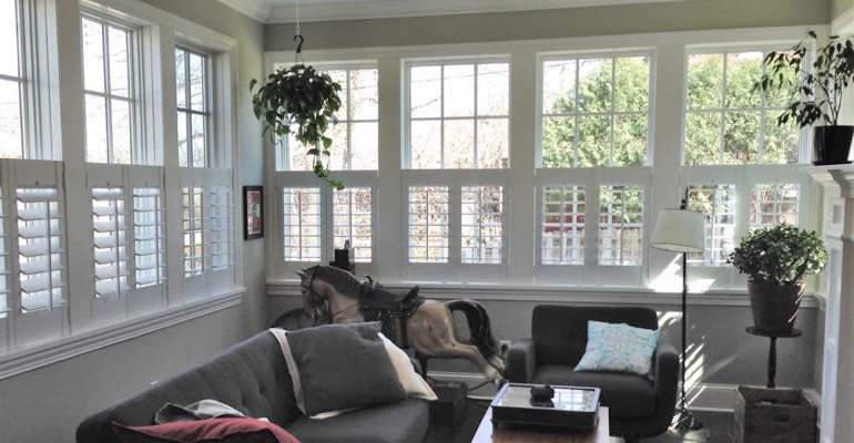 Bakersfield cafe shutters sun room