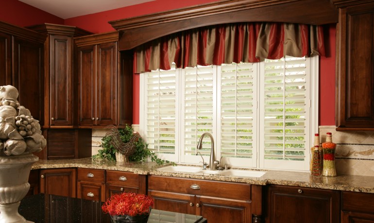 Bakersfield kitchen shutter and cornice valance