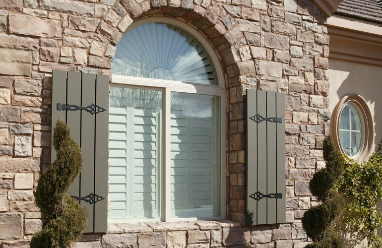 Bakersfield shutters home exterior